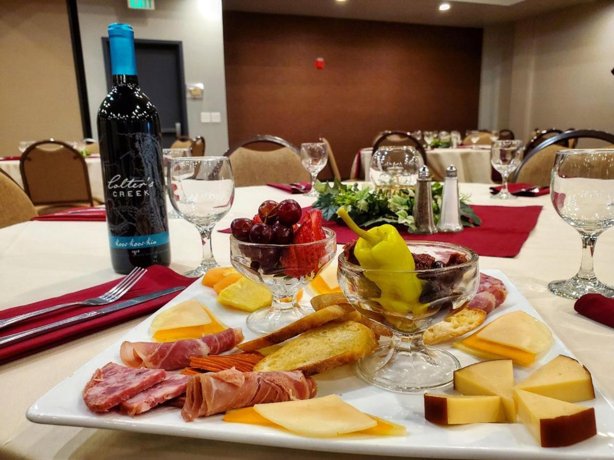 Holiday Inn Clarkston - Lewiston By Ihg Bagian luar foto